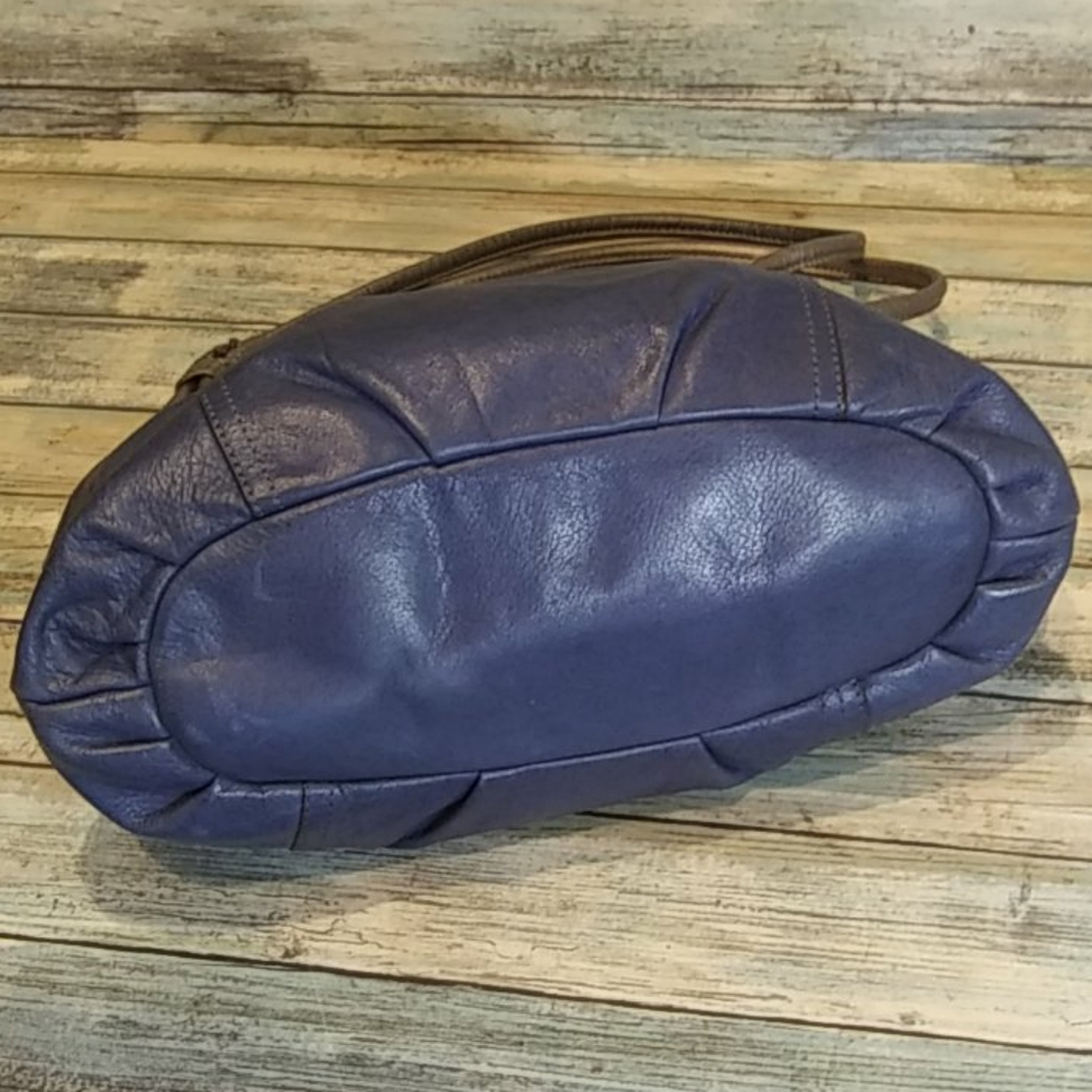 B. Makowsky Leather Purse - Picture 4 of 8